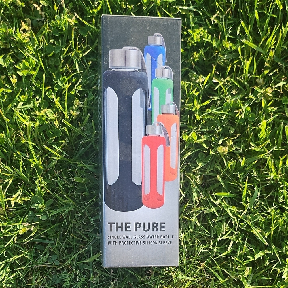 Glass Water Bottle with Silicone Sleeve - Black